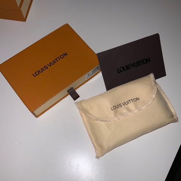 SOLD OUT ‼️ Monogram Key Pouch - Picture 6 of 9